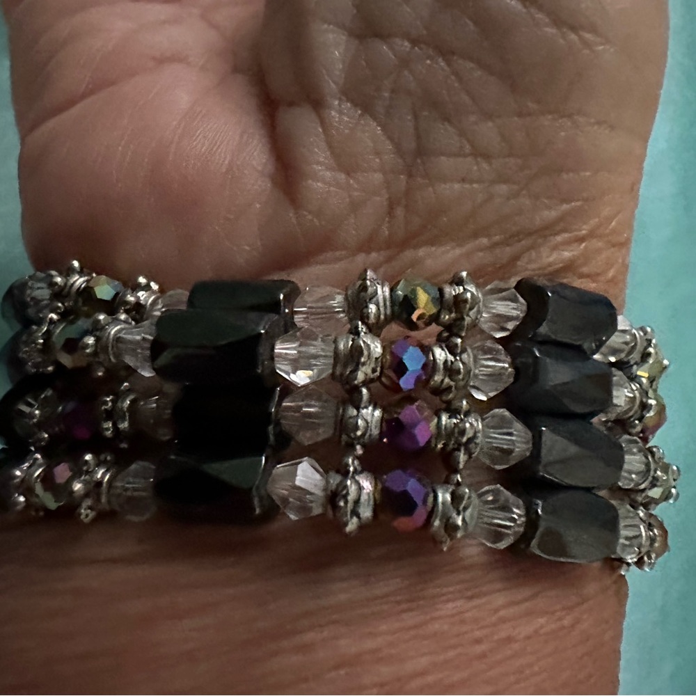 14 1/2” magnetic crystal jewelry-double row. Wear as bracelet/choker. - Picture 2 of 2